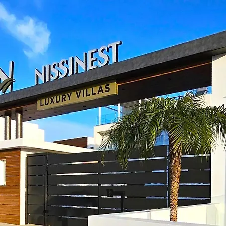 Nissinest Luxury Vilă