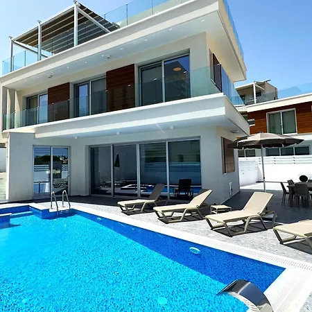Nissinest Luxury Vilă