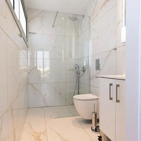 Nissinest Luxury Agia Napa