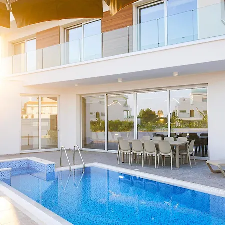 Nissinest Luxury Agia Napa