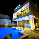Nissinest Luxury *